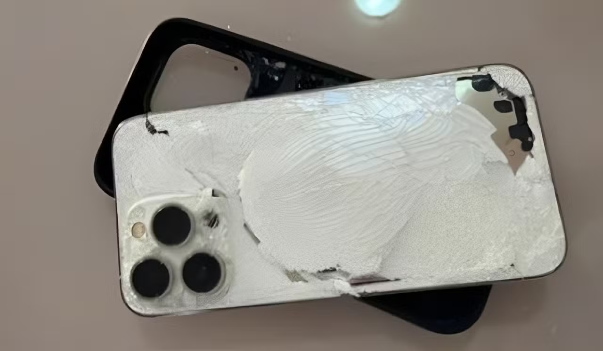 Homem ouve áudio em app de mensagem da esposa e, com ciúme, agride mulher -  (crédito: DivulgaÃ§Ã£o/PMMG)