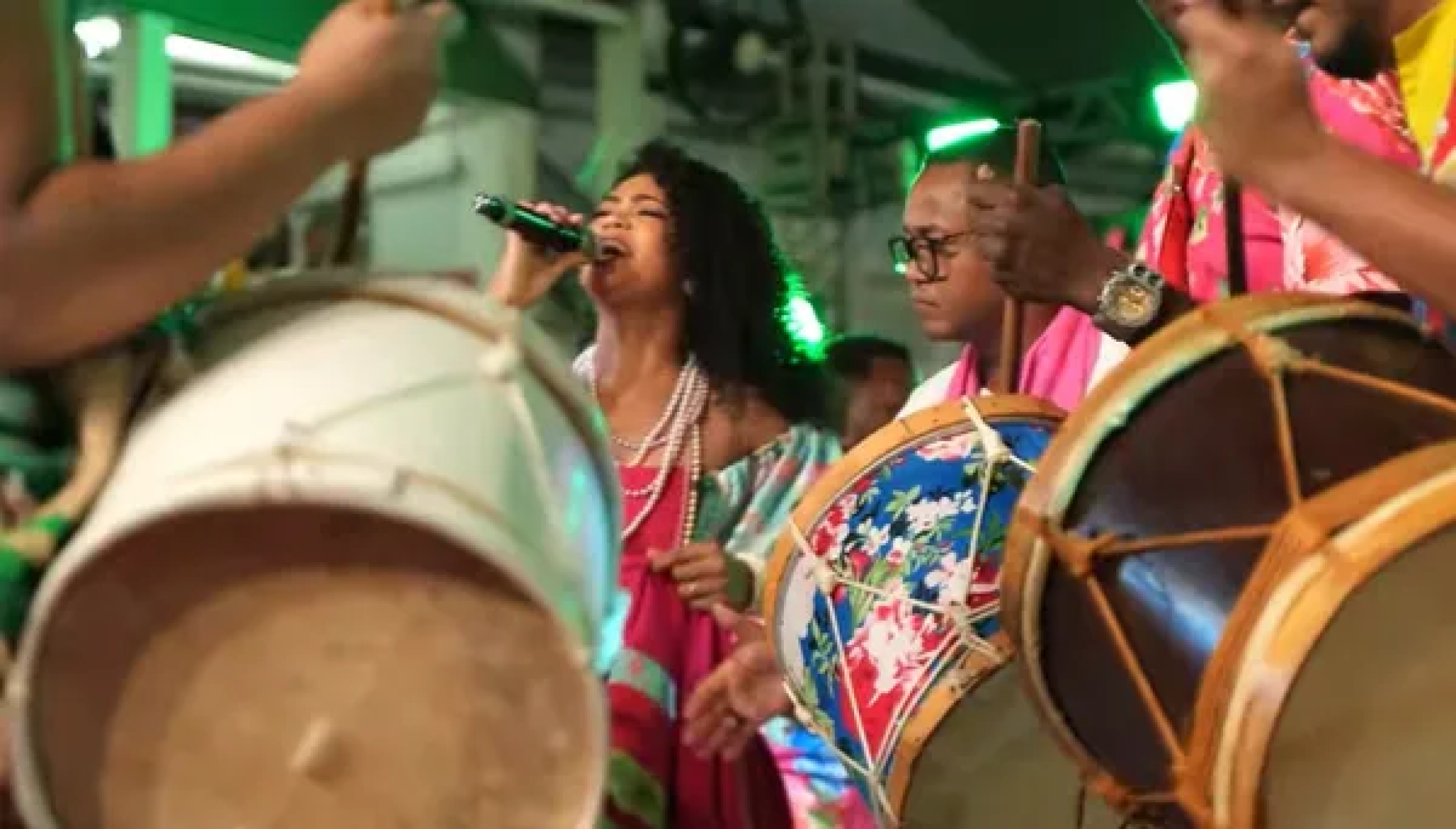 Enredo da Mangueira: quem é Mestre Sacaca e o que representa - Portal Giro 10