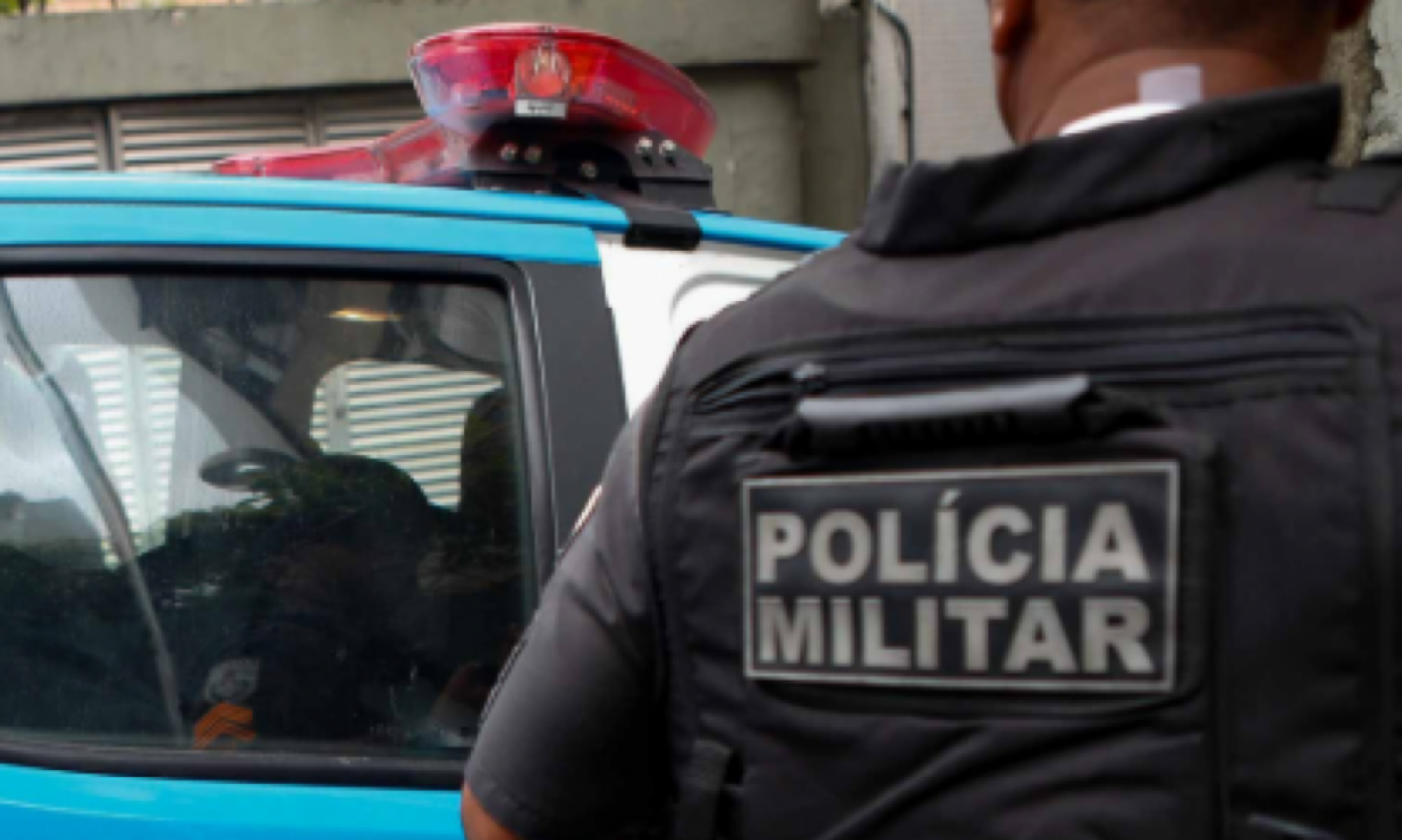 Briga de bate-bola termina em tiros e deixa homem ferido no Rio -  (crédito: Tupi)