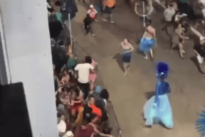 Tiros são disparados durante desfile de escola de samba em São João Del Rei (MG)  -  (crédito: Reprodução/Redes Sociais)