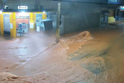 Ruas ficaram alagadas -  (crédito: Prefeitura de Juiz de Fora/Reprodução)