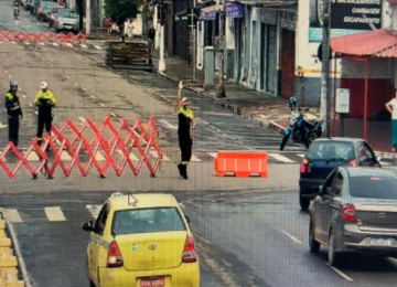 Na terça-feira, a circulação chegou a ser suspensa após diversos ônibus ficarem presos em alagamentos e parte da frota apresentar defeitos provocados pela enchente -  (crédito: Prefeitura de Juiz de Fora/Reprodução)