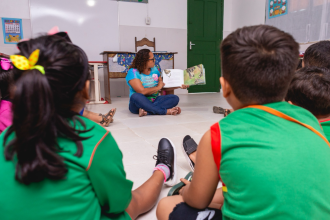 Brasil bate recorde na alfabetização, mas ainda enfrenta desigualdades