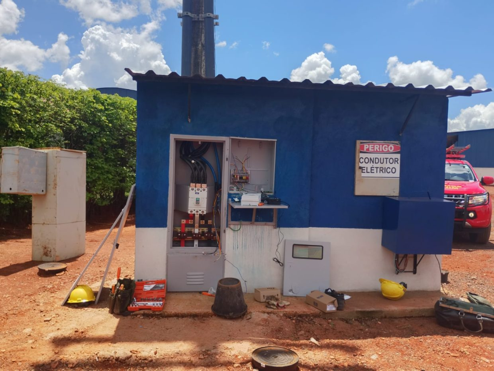 Prestador de servi&ccedil;o da Cemig sofre choque el&eacute;trico de 380 volts -  (crédito: Divulga&ccedil;&atilde;o/CBMMG)