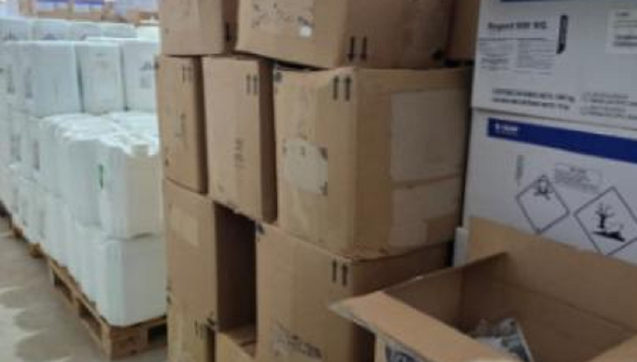 Empresa que falsificava defensivos agrícolas é fechada durante fiscalização -  (crédito: DivulgaÃ§Ã£o/MAPA)