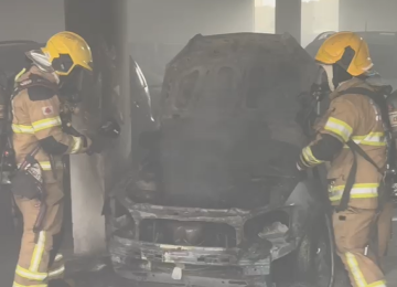 Apesar do susto, não houve registro de vítimas no incêndio que atingiu concessionária nesta manhã de quarta-feira  -  (crédito: Corpo de Bombeiros/Reprodução)