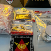 MG: homem é preso com quase mil papelotes de cocaína na casa dos pais - PMMG/Reprodução