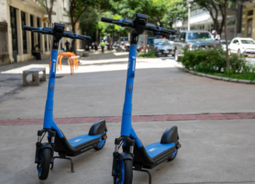 O transporte por patinete em Belo Horizonte foi respaldado pela norma publicada em 2023 pelo Conselho Nacional de Tr&acirc;nsito (Contran) -  (crédito: PBH / Reprodu&ccedil;&atilde;o )