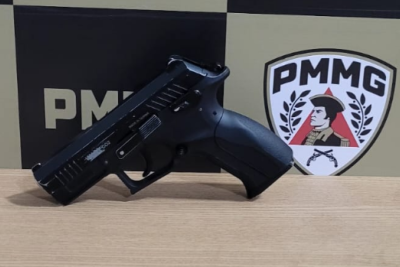 A motivação estaria relacionada a questões passionais, já que o jovem estaria em um relacionamento com a ex-namorada de um dos suspeitos -  (crédito: PMMG/Reprodução)