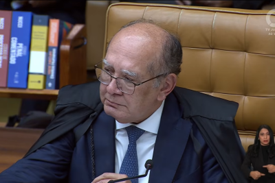 Gilmar Mendes teve que pausar discurso para conter emoção -  (crédito: Reprodução/STF)