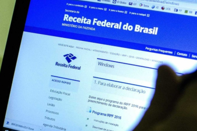 Aten&ccedil;&atilde;o ao preencher a declara&ccedil;&atilde;o do Imposto de Renda: o sistema da Receita Federal &eacute; rigoroso na identifica&ccedil;&atilde;o de erros e omiss&otilde;es. -  (crédito:  Ag&ecirc;ncia Brasil)