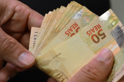 O dinheiro da restitui&ccedil;&atilde;o do Imposto de Renda em suas m&atilde;os: saiba como maximizar o valor a receber da Receita Federal -  (crédito: Marcello Casal Jr/Ag&ecirc;ncia Brasil)