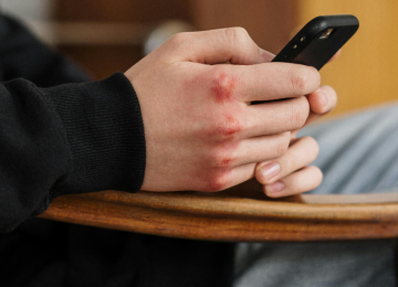 O jovem foi apreendido e encaminhado às autoridades competentes, acompanhado do responsável legal, junto com o celular utilizado na prática -  (crédito: Hillside Horizon)