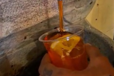 A fonte de Aperol Spritz &eacute; um dos lan&ccedil;amentos do rec&eacute;m-inaugurado Balc&atilde;o Savassi, em Belo Horizonte -  (crédito: Balc&atilde;o Savassi/Divulga&ccedil;&atilde;o)