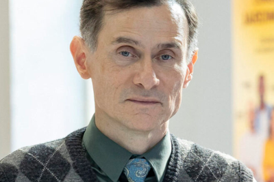 Enrique Diaz, que interpreta o pastor Albérico em 'Três Graças', apagou publicação em que criticou programa da Globonews que associou Lula a Vorcaro -  (crédito: Manoella Mello/Divulgação)