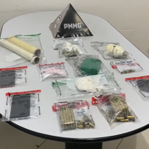 Menino de 3 anos é deixado sozinho em casa com drogas e munições em MG  - PMMG/Divulgação 