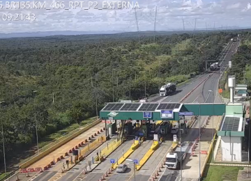 O teste do bafômetro deu negativo para álcool, mas foram encontrados indícios de uso de drogas no interior do caminhão -  (crédito: PMRv/Reprodução)