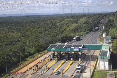 O teste do bafômetro deu negativo para álcool, mas foram encontrados indícios de uso de drogas no interior do caminhão -  (crédito: PMRv/Reprodução)