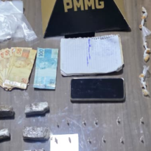 Jovem é preso com drogas em cemitério de Minas - PMMG/Reprodução