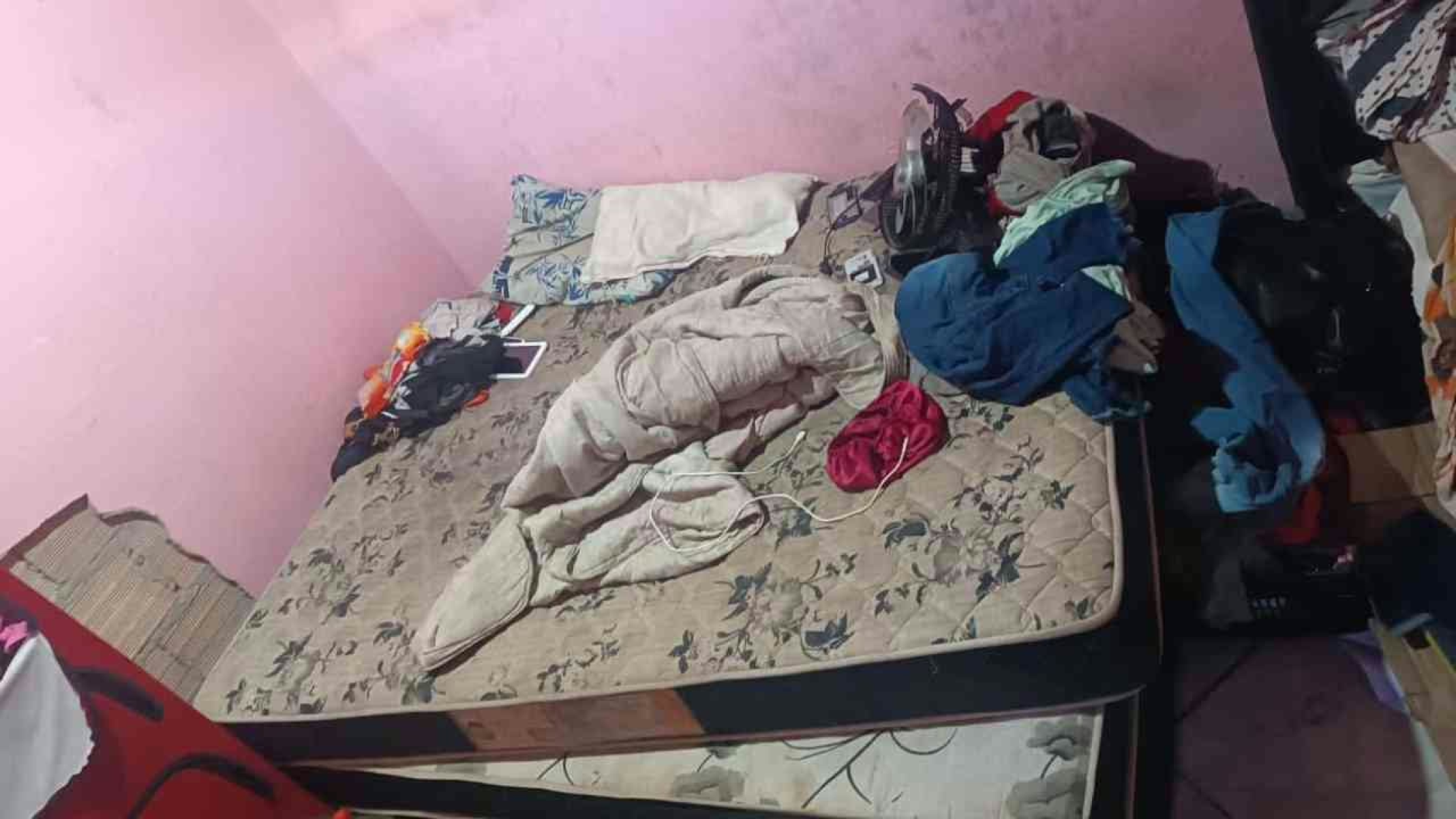 Homem &eacute; preso por sequestrar ex-mulher em ponto de &ocirc;nibus -  (crédito: Divulga&ccedil;&atilde;o/PMMG)