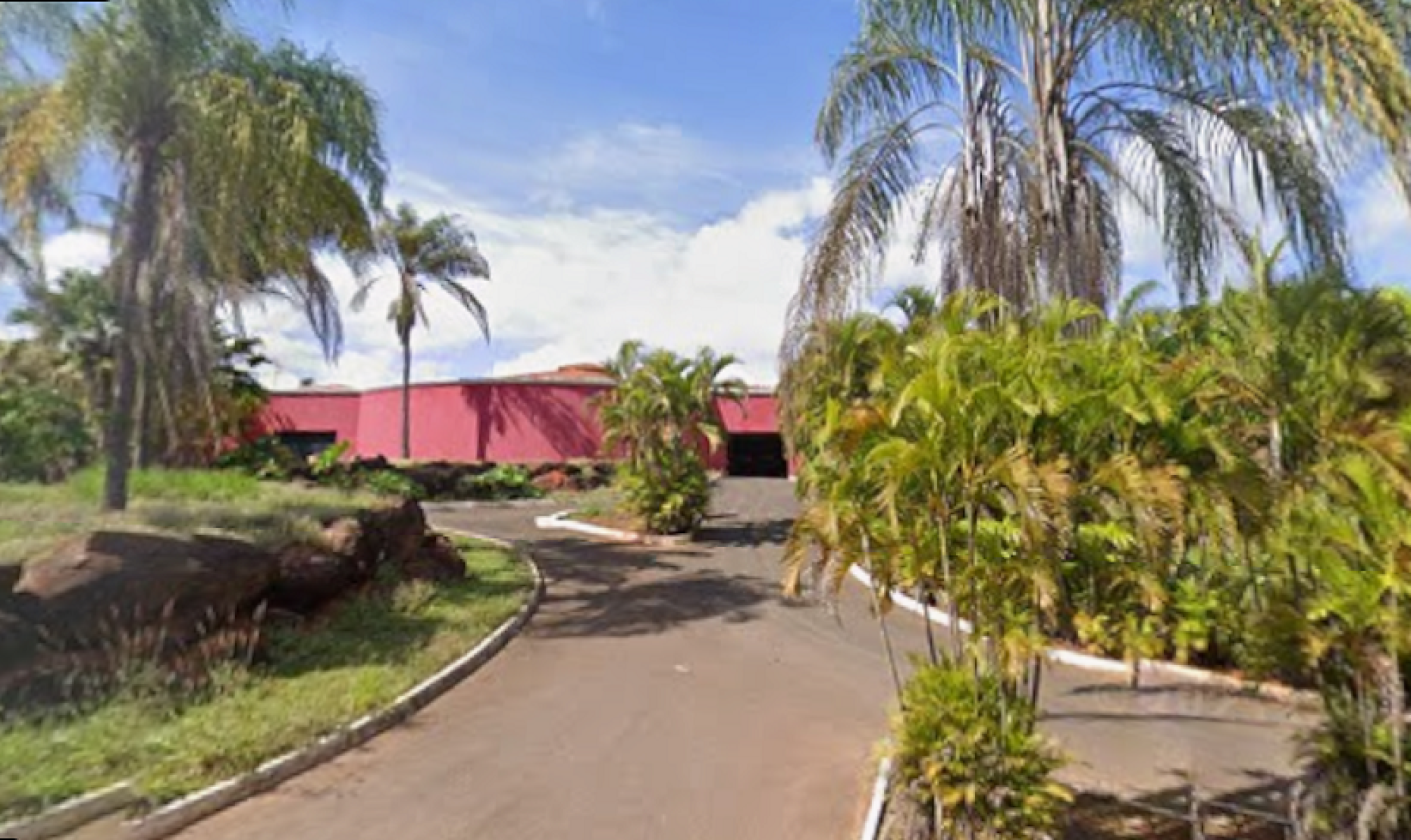 Homem morre em motel depois de tomar medicamento contra disfunção erétil -  (crédito: ReprpduÃ§Ã£o/Google Street View)