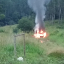 Carro usado em ataque a banco em Guidoval é encontrado a 25 km - Redes Sociais/Reprodução