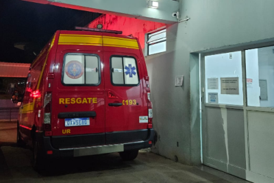 A vítima estava com suspeita de fratura no braço direito, além de hematomas e escoriações pelo corpo -  (crédito: Corpo de Bombeiros/Reprodução)