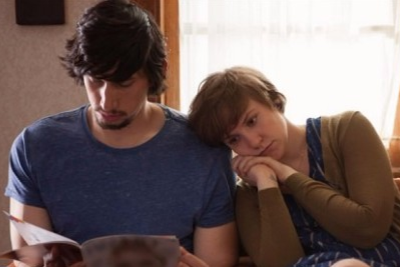Em novo livro, Lena Dunham conta episódios de tensão com Adam Driver durante as gravações de 'Girls' -  (crédito: Reprodução)