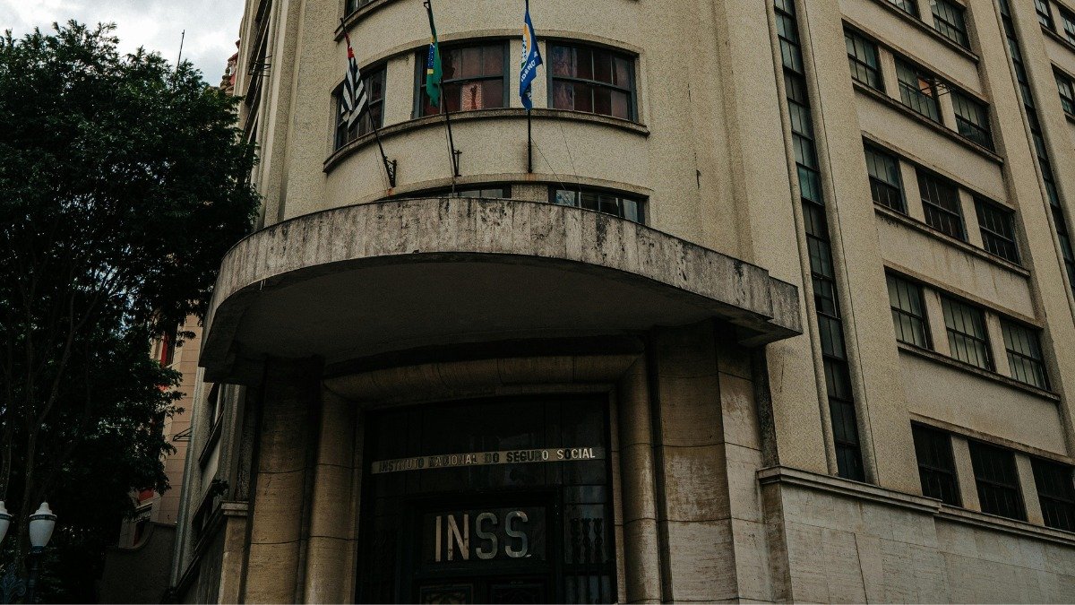 A sede do INSS, institui&ccedil;&atilde;o respons&aacute;vel pela gest&atilde;o da prova de vida de aposentados e pensionistas no Brasil. -  (crédito: Pexels)