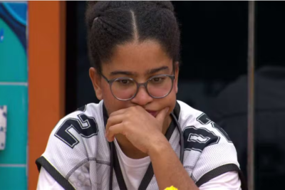 Na cozinha do BBB, Milena se queixou de Ana Paula: 'Jogar na minha cara que eu não sabia nada? Que vocês que me deram tudo.' -  (crédito: Globo/Reprodução)