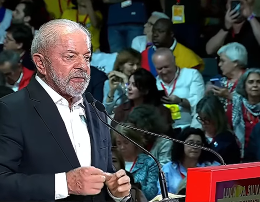 Lula também destacou que a ONU não pode ficar 'silenciosa' ao ver o que está acontecendo no mundo. 'O Trump invade o Irã e aumenta o feijão no Brasil, o milho no México, a gasolina em outro país. É o pobre que vai pagar a irresponsabilidade de guerras que ninguém quer' -  (crédito: Reprodução/Youtube LulaOficial)