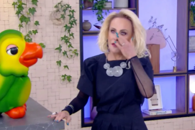 Ana Maria Braga fez homenagem a Oscar Schmidt e se emocionou com a morte do pai de Ana Paula no 'Mais você' -  (crédito: Globo/Reprodução)