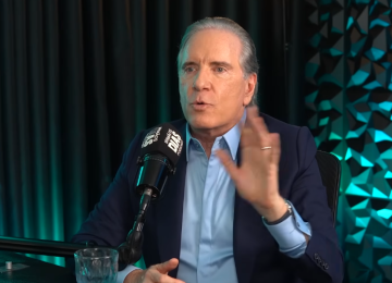 'Hoje eu não gostaria de ter o presidente Bolsonaro de volta, pisou muito na bola. Acabou entregando de volta o governo à esquerda brasileira, com a incompetência dele, na minha opinião', afirmou -  (crédito: Reprodução/YouTube)