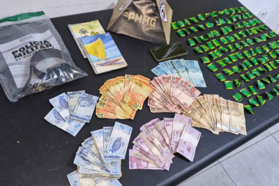 Idosa de 73 anos &eacute; presa com 120 papelotes de coca&iacute;na -  (crédito: Leo Soares/Divulga&ccedil;&atilde;o)