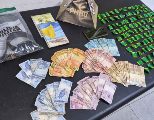 Idosa de 73 anos é presa com 120 papelotes de cocaína - (crédito: Leo Soares/Divulgação) Idosa de 73 anos é presa com 120 papelotes de cocaína - (crédito: Leo Soares/Divulgação)