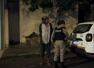 Homem de pijama infantil de lobo é preso furtando fiação -  (crédito: ReproduÃ§Ã£o/Pablo Zanotti)