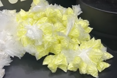 O suspeito transportava na sacola cerca de 17.607 pinos de cocaína -  (crédito: Redes Sociais/Reprodução)
