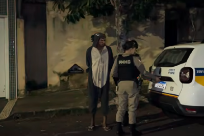 Homem de pijama infantil de lobo é preso furtando fiação -  (crédito: ReproduÃ§Ã£o/Pablo Zanotti)
