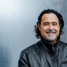 Autor diz que escreve sobre Trump 'num esforço de compreender a maldade' 