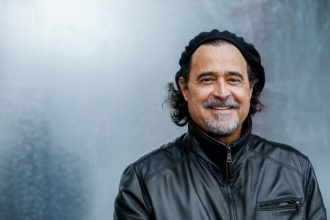 Autor diz que escreve sobre Trump 'num esforço de compreender a maldade' 