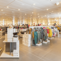 Pesquisa revela os itens de moda mais comprados no Brasil - DINO