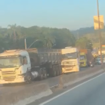 BH: batida entre carretas causa fila quilométrica no Anel Rodoviário - Redes Sociais/Reprodução
