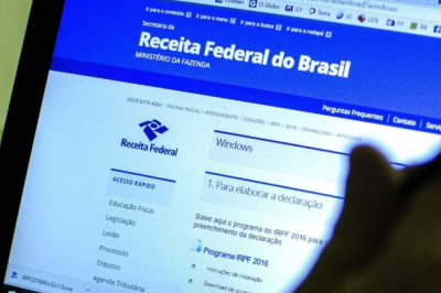 A Receita Federal disponibiliza o programa para preenchimento e retifica&ccedil;&atilde;o da declara&ccedil;&atilde;o do Imposto de Renda. -  (crédito: Ag&ecirc;ncia Brasil)