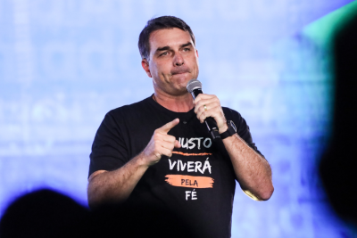 Senador Flávio Bolsonaro (PL-RJ) durante agenda em Campinas, no interior de São Paulo -  (crédito: Folhapress)
