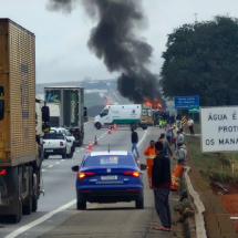 MG: incêndio interdita a BR-381 e complica o trânsito - Redes Sociais/Reprodução