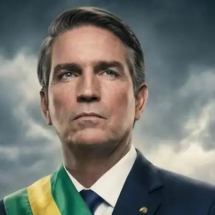 Cinebiografia de Bolsonaro virou 'comédia de erros' que ameaça candidatura de Flávio, diz Financial Times - BBC