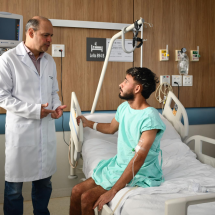 Paciente testa medicação para voltar a andar em Uberlândia