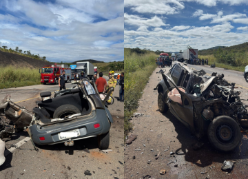 Com a força do impacto, o Fiat Uno ficou partido ao meio na rodovia -  (crédito: Corpo de Bombeiros/Reprodução)