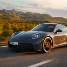 Porsche perde o controle e bate em duas motos na Zona Sul de SP - Porsche/Divulgação
