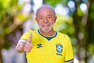 Lula para Ancelotti: 'Diga a eles que joguem com alma pelo povo brasileiro'